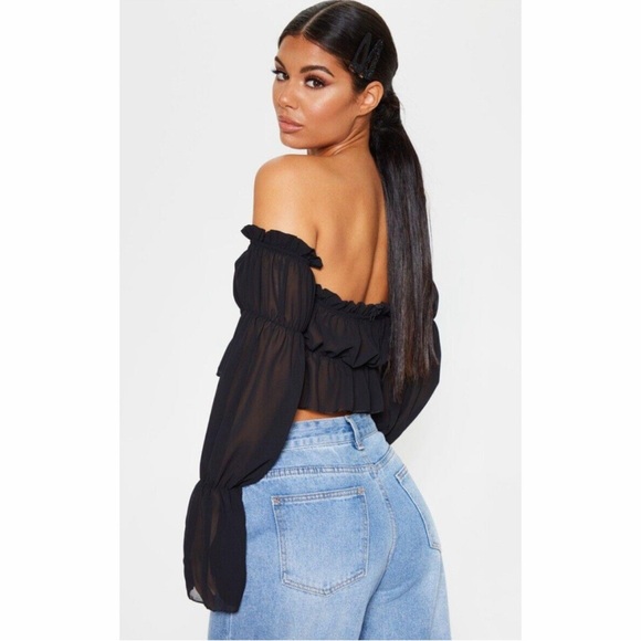 PrettyLittleThing Off-Shoulder Ruffle Long Sleeve Crop Top - Picture 3 of 6
